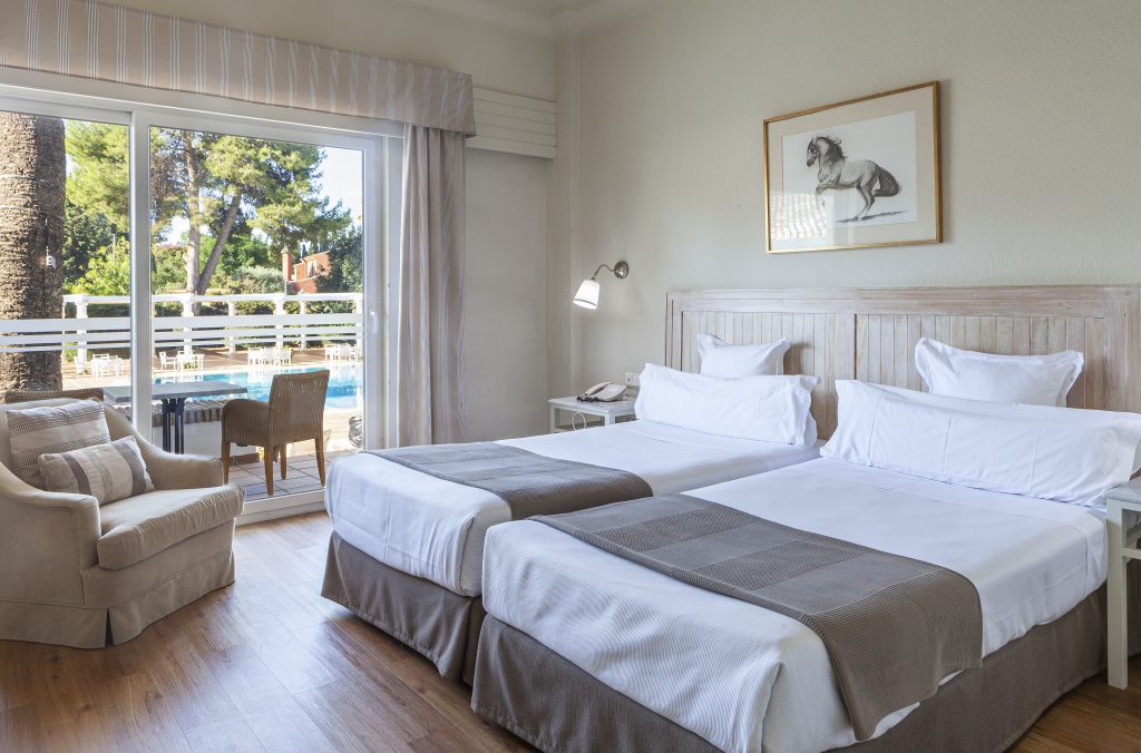 HJS doble superior acceso piscina 01